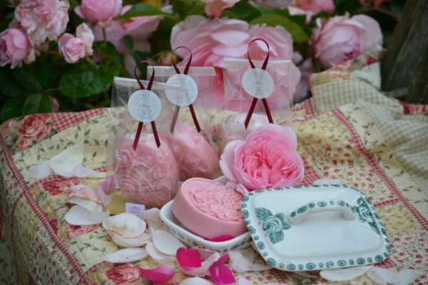 Shop - Savons à la rose